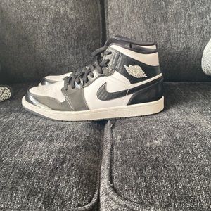 Jordan 1 Carbon Fibers.